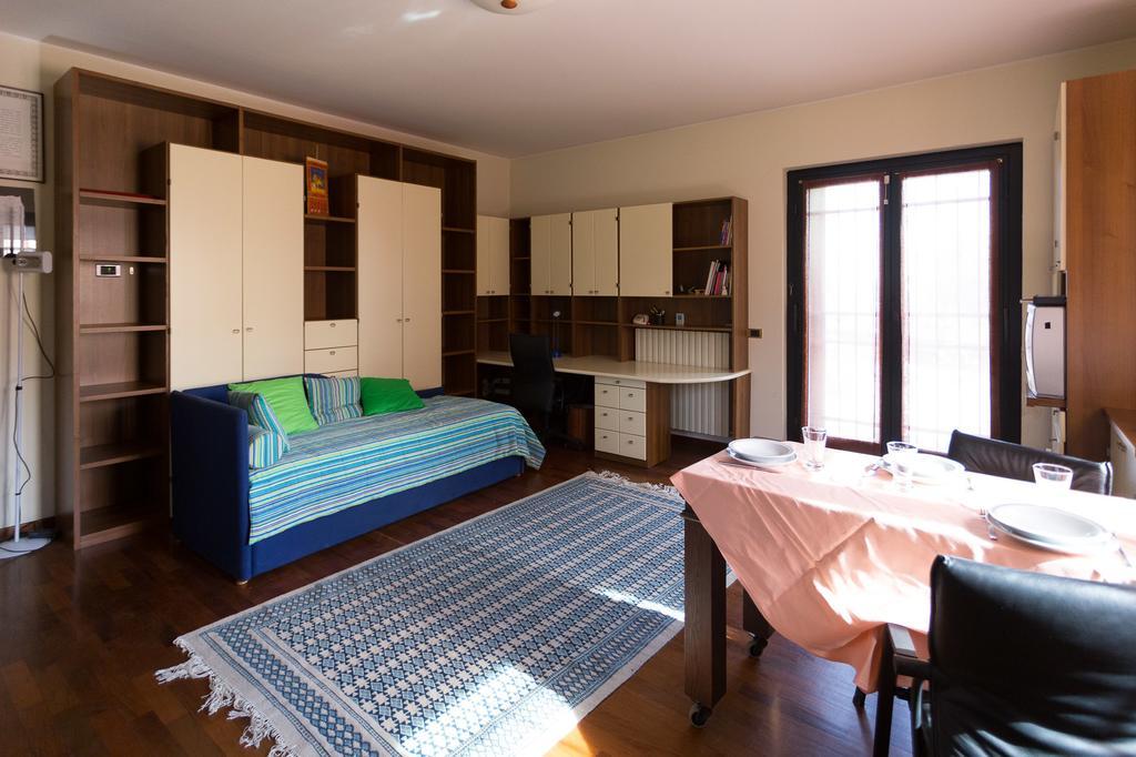 Villagramde Barlassina Cameră foto